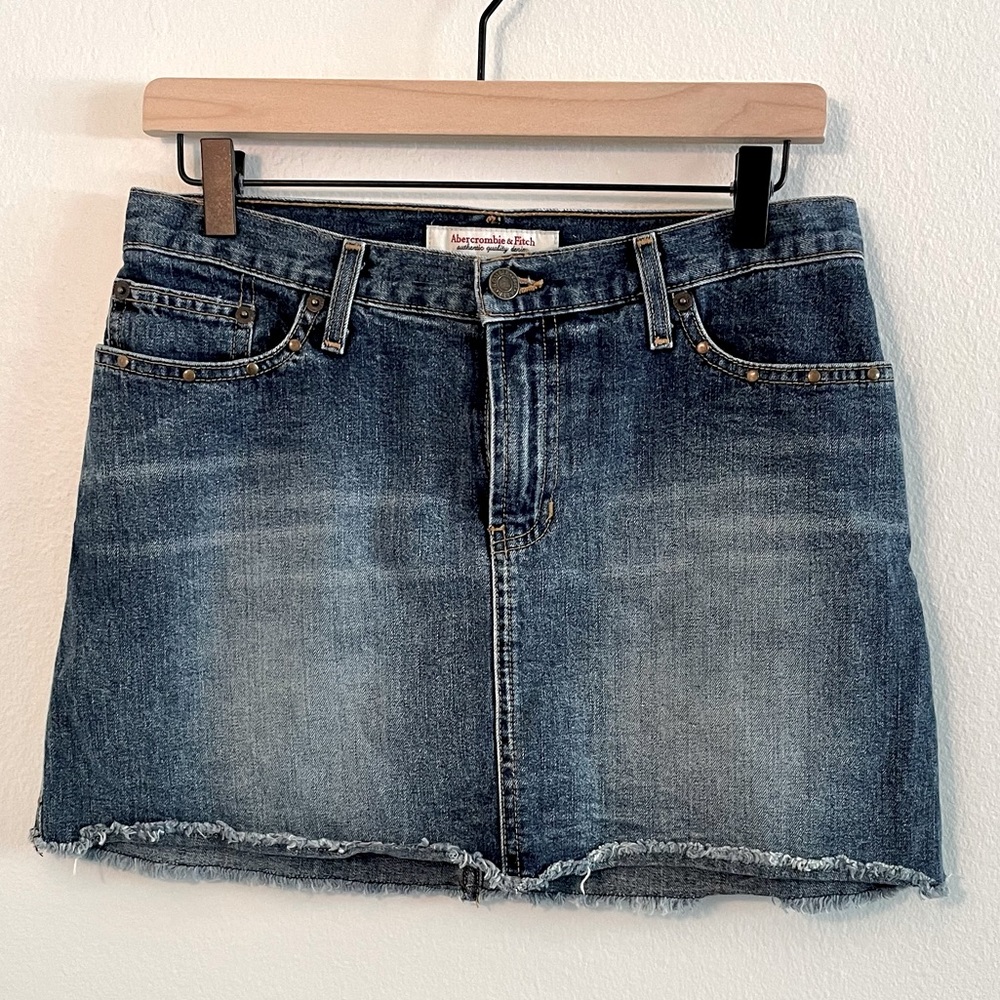 Abercrombie & Fitch denim mini skirt. Size 4.